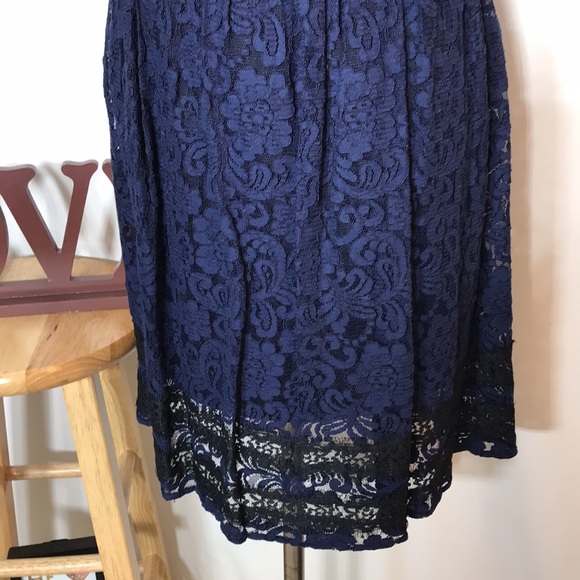Navy blue lace size 4 dress - Picture 3 of 10